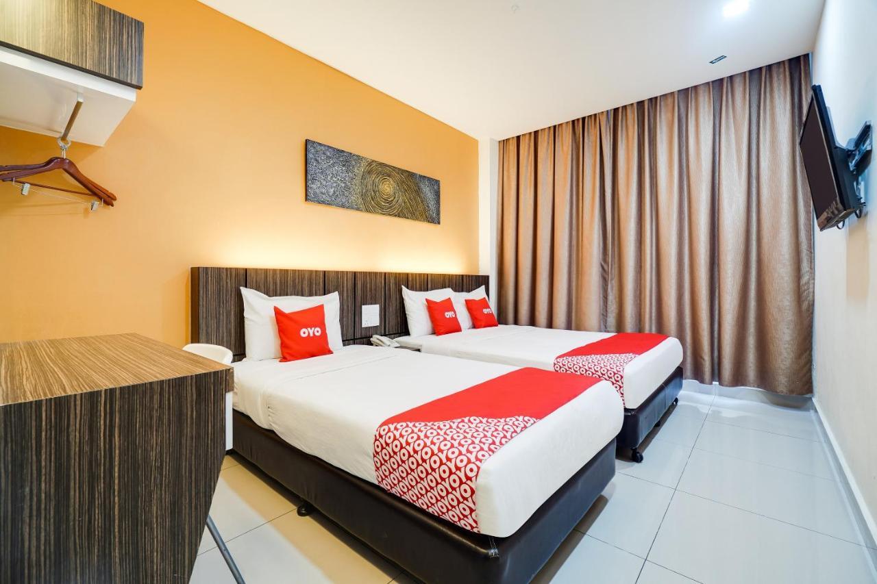 Oyo 89683柏迈再也gm假日酒店 Kampong Tebing Rabak 外观 照片