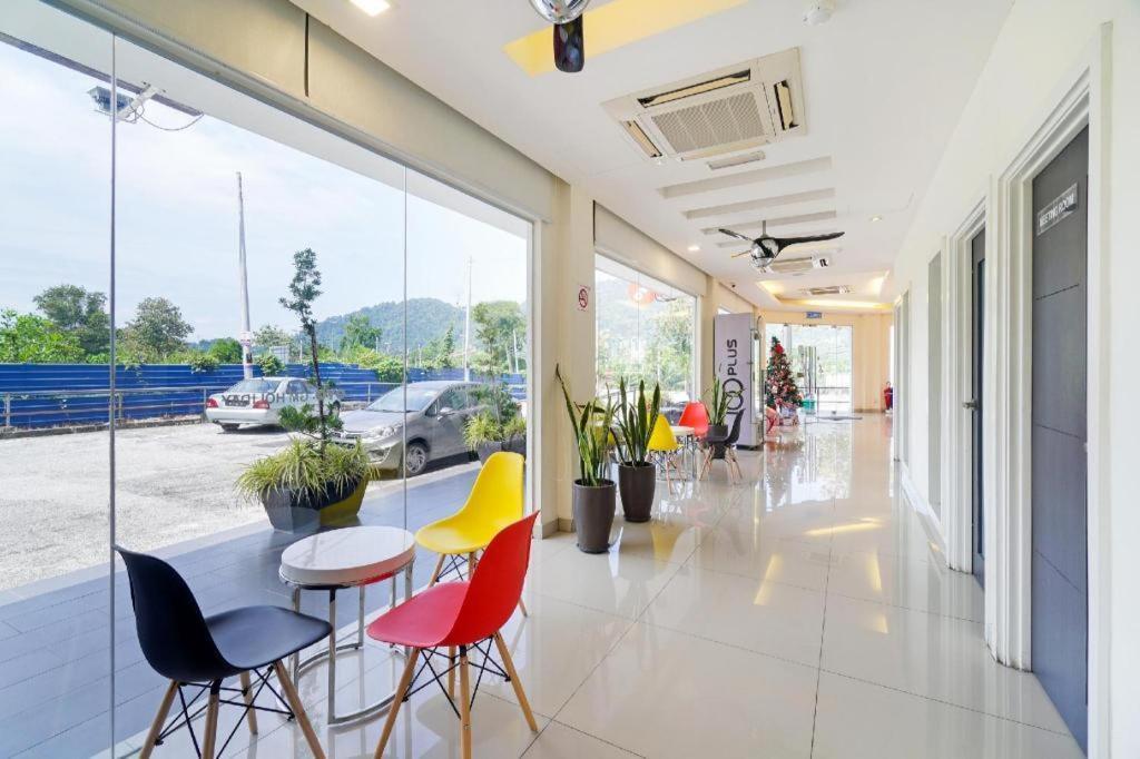 Oyo 89683柏迈再也gm假日酒店 Kampong Tebing Rabak 外观 照片