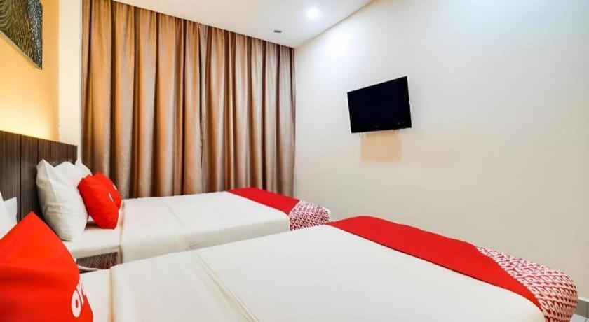 Oyo 89683柏迈再也gm假日酒店 Kampong Tebing Rabak 外观 照片