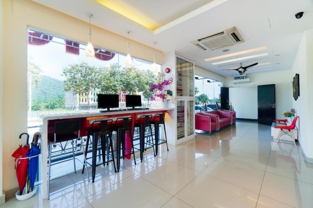 Oyo 89683柏迈再也gm假日酒店 Kampong Tebing Rabak 外观 照片