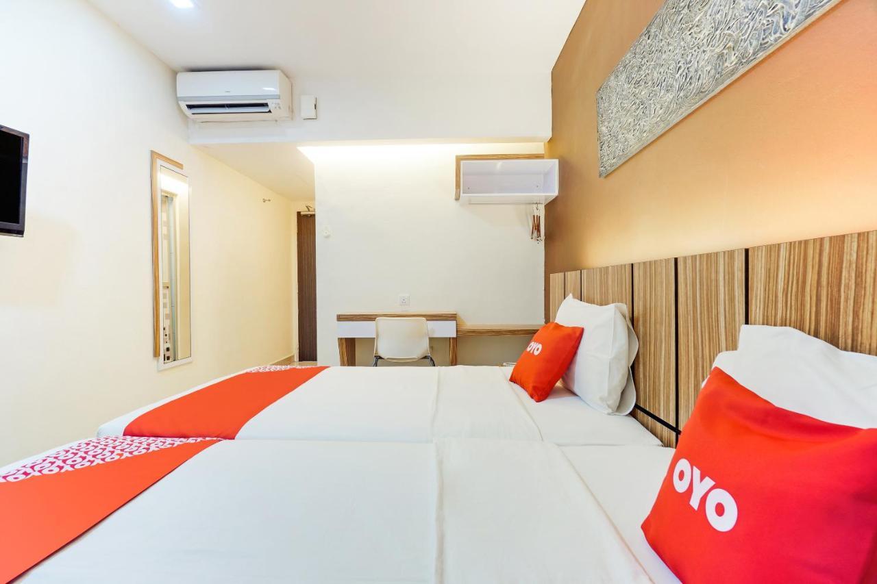 Oyo 89683柏迈再也gm假日酒店 Kampong Tebing Rabak 外观 照片
